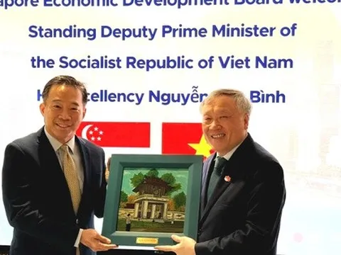 Phó Thủ tướng Nguyễn Hòa Bình làm việc với các cơ quan, doanh nghiệp, nhà đầu tư Singapore để thúc đẩy hợp tác trong lĩnh vực trung tâm tài chính