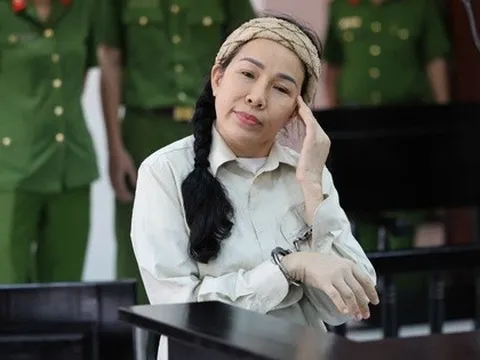 Vợ chồng bà Nguyễn Phương Hằng không đến toà theo giấy triệu tập, bà Đinh Lan muốn hoãn phiên toà