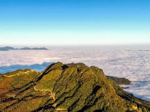 Chiêm ngưỡng biển mây ở 'chín tầng thang'