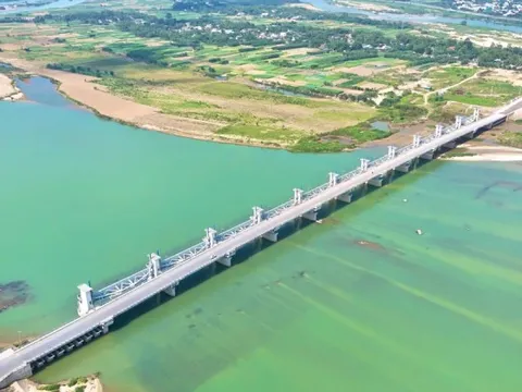 Sắp thông xe cầu trên đập dâng Trà Khúc gần 1.500 tỷ đồng