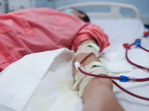 Nam thanh niên 26 tuổi phát hiện suy thận bởi dấu hiệu "vừa lạ vừa quen" ở mắt