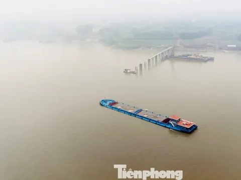 Cận cảnh công trường cầu Vân Phúc hơn 3.400 tỷ đồng vượt sông Hồng