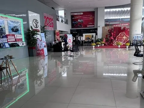 Nhiều đại lý Toyota, Mitsubishi thiếu ô tô bán dịp Tết, điều gì đang xảy ra?