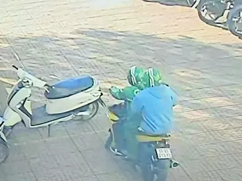 Truy bắt 2 nghi phạm mặc áo Grab cướp ngân hàng ở Gia Lai, lấy đi 1,8 tỷ đồng