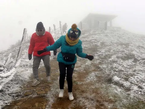 Nhiệt độ giảm sâu, chênh lệch ngày đêm lớn: Chuyên gia y tế chỉ ra những nguy cơ sức khỏe dễ bị bỏ qua