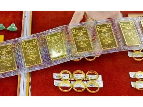 Giá vàng tiếp đà tăng mạnh