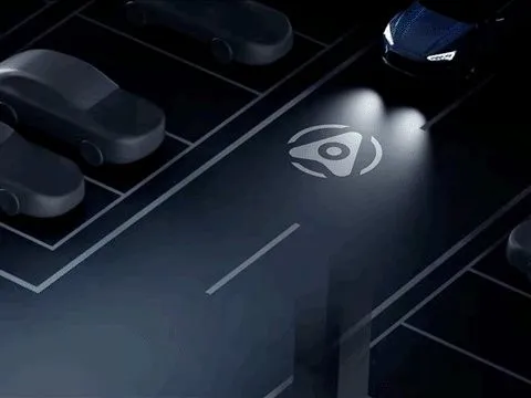 Các 'pháp sư phương Bắc' lại vừa 'làm phép': giúp chủ xe đang ngồi ở Việt Nam vẫn điều khiển được xe ở tận Trung Quốc tự tìm chỗ đỗ