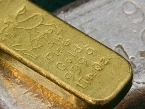 Vàng tăng giá, nhưng không nhanh bằng món đồ "bình dân" này: Một hộp nhỏ đã đủ mua căn hộ tại thành phố