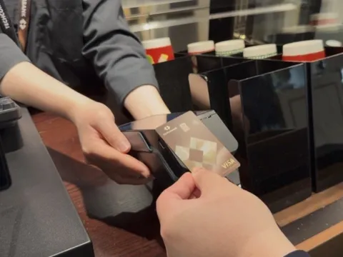 Techcombank ra mắt thẻ tín dụng Techcombank Visa Business Platinum, dẫn đầu đặc quyền tài chính vượt trội cho doanh nghiệp: miễn lãi tối đa tới 86 ngày, hạn mức lên đến 10 tỷ đồng