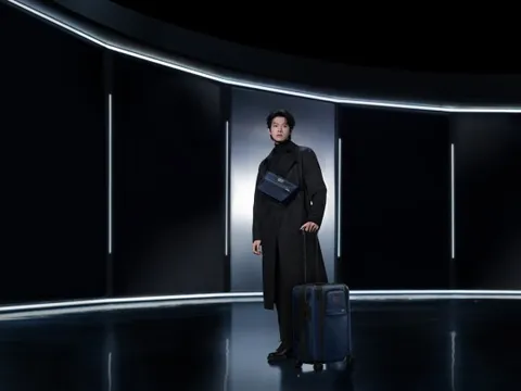 “Tổng tài hàng real” của showbiz lại gây sốt