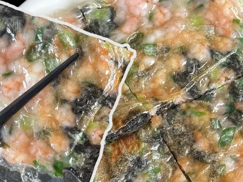 Đừng chỉ dùng cuốn nem, mang bánh tráng Việt làm theo cách này đảm bảo cả nhà tranh nhau gắp vì quá ngon