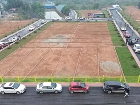 Ồ ạt phân lô bán nền, 'thổi giá' đất vùng ven Hà Nội 'ăn theo' thông tin quy hoạch