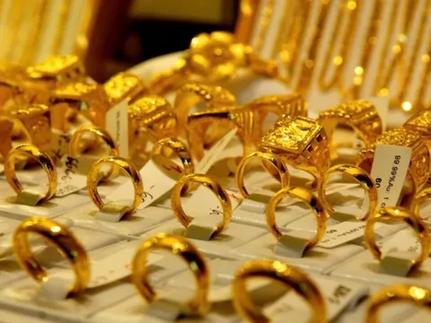 Sáng 30/1: Giá vàng thế giới nhanh chóng lấy lại đà tăng, quay về mốc 5.400 USD/ounce; vàng trong nước vẫn neo ở mức cao