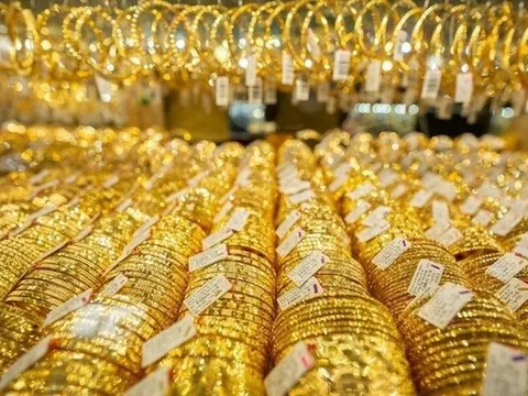 Giá vàng biến động mạnh, chuyên gia cảnh báo về thời điểm “dừng cuộc chơi”