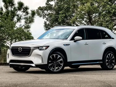 Hãng xe Nhật đầu tiên nhận cọc xe PHEV tại Việt Nam: Nhập khẩu nguyên chiếc, giá dự kiến 2,5 tỷ đồng