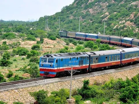 Chuyến tàu mới nhất của đường sắt Việt Nam: Mới chạy được 1 ngày, không gian trên tàu gây chú ý