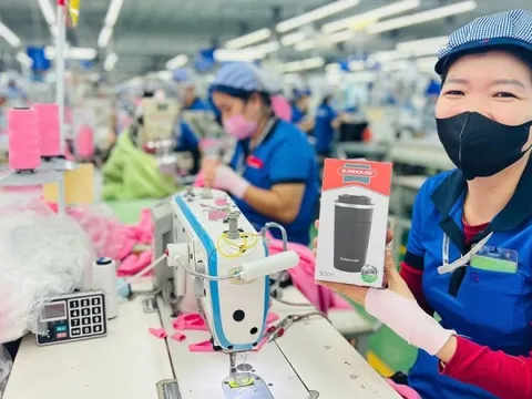 Thủ tướng yêu cầu doanh nghiệp trả đầy đủ lương, thưởng Tết cho người lao động