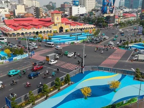 TPHCM yêu cầu tạm dừng chỉnh trang tại chợ Bến Thành, Hồ Con Rùa