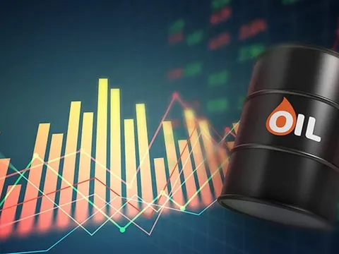 THỊ TRƯỜNG HÀNG HÓA: Giá dầu lập đỉnh 15 tháng