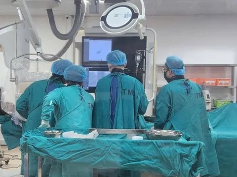 Người đàn ông 31 tuổi bị tạ rơi trúng bụng làm vỡ gan độ 4