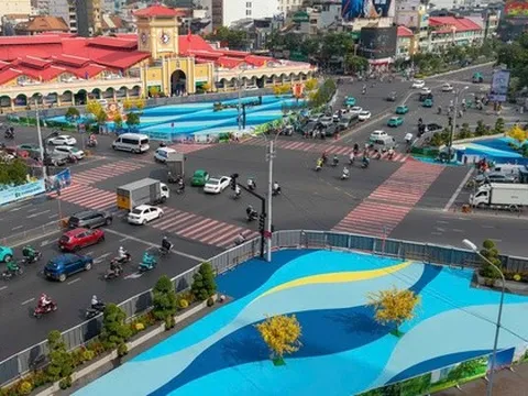 Chủ tịch Hội Kiến trúc sư TPHCM: Màu mái hiện tại của chợ Bến Thành chưa phù hợp