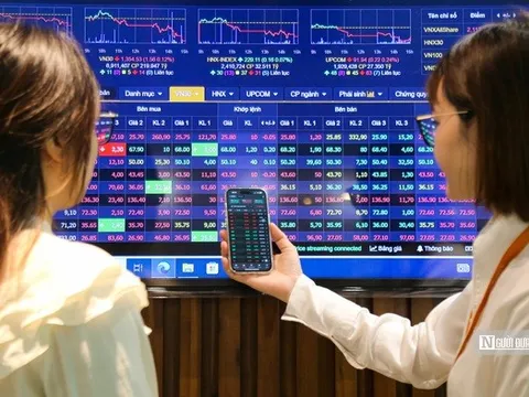 VN-Index chịu áp lực trụ lớn nhưng dòng tiền chưa rút khỏi thị trường