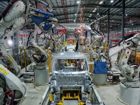 VinFast tuyển dụng 2.000 nhân sự tại quê hương của tỷ phú Phạm Nhật Vượng, thu nhập với vị trí công nhân tới 18 triệu đồng/tháng