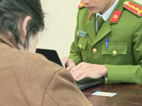 Nhận 94,7 triệu đồng từ tài khoản lạ, người phụ nữ âm thầm rút sạch tiền mang về nhà, 3 tháng sau công an mời làm việc