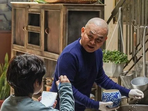 Vua hài đất Bắc bị 1 người phụ nữ gọi mẹ xưng con: Tôi nói luôn "con hơn tuổi mẹ, 60 rồi"