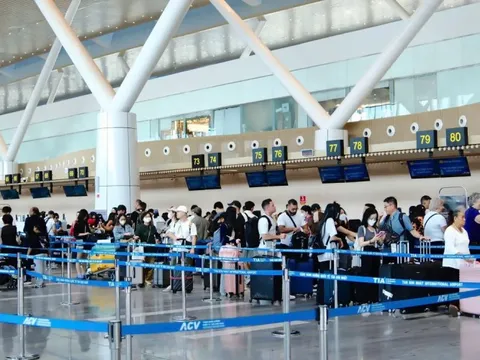 Sân bay Tân Sơn Nhất dự kiến đón khoảng 145.000 lượt khách/ngày dịp Tết