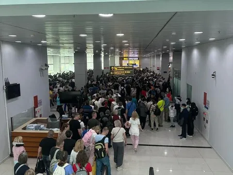 Cảnh tượng tại sân bay một đặc khu của Việt Nam gây bất ngờ: Trong 1 tháng đã đón gần 1 triệu khách