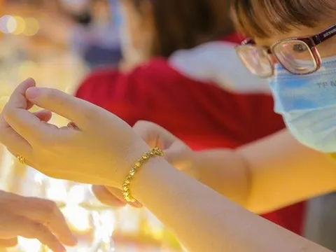 Khách giao dịch vàng từ 5 triệu đồng trở lên phải chuyển khoản