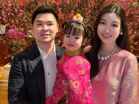 Đỗ Mỹ Linh đón tết ngọt ngào bên chồng Chủ tịch, netizen xôn xao vì visual "phá nét" giữa tin đồn mang bầu