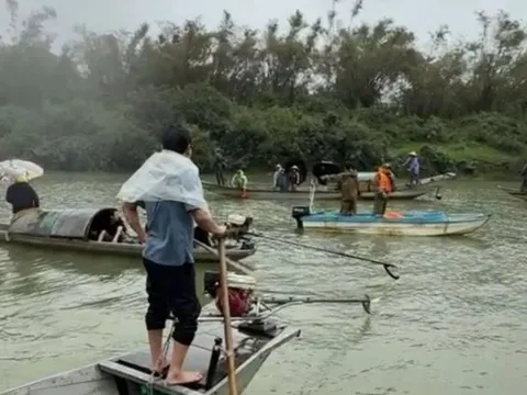 Hiện trường vụ chìm đò mùng 3 Tết, cả gia đình 7 người gặp nạn