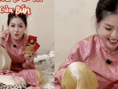 Cận cảnh màn lì xì "đầy mùi tiền" của con gái "hotgirl trứng rán": 4 cây vàng trong ngày mùng 1 Tết, sương sương gần tỷ bạc chứ mấy đâu!