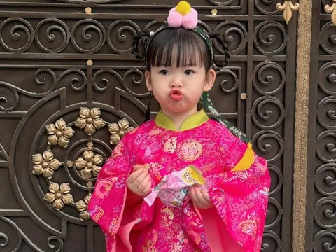 Ái nữ Đỗ Mỹ Linh chuẩn tiểu thư "sinh ra ở vạch đích", check-in cực đáng yêu trước biệt thự trăm tỷ nhà bầu Hiển