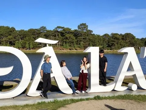 Lâm Đồng đón gần 1 triệu du khách dịp Tết Nguyên đán, doanh thu 1.800 tỉ đồng