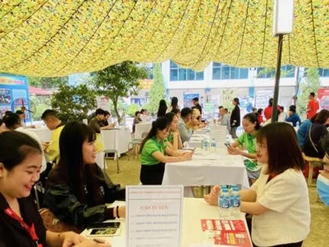 Sau Tết, dự báo nhiều ngành “khát” lao động