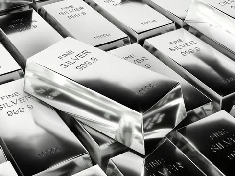 Giá bạc hôm nay 13/2: Bạc thế giới lao dốc, bạc Phú Quý và Ancarat cũng giảm mạnh