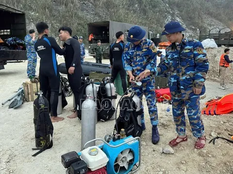 Tìm thấy 1 nạn nhân mất tích trong vụ lật tàu khách trên hồ Thác Bà