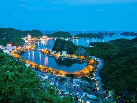 Gần 1 triệu lượt người nườm nượp kéo đến 1 thành phố ở phía Bắc trong 8 ngày nghỉ Tết, thu về gần 750 tỷ đồng