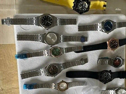 Hải quan thu giữ lô đồng hồ nghi "nhái" các thương hiệu xa xỉ