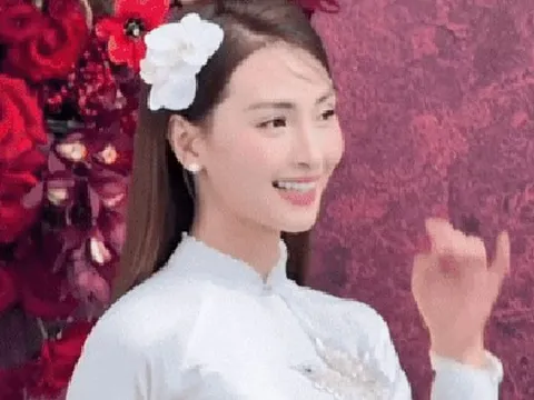 Tuyển thủ Đức Huy và MC Mù Tạt cực tình trong lễ cưới, cô dâu rạng rỡ như hoa giữa dàn phù dâu xinh đẹp