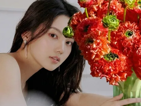 Đẹp tựa ráng chiều rực rỡ: Sự thật về chậu hoa Mao Lương "Cá chép đỏ dưa hấu" khiến hội chị em mê mẩn