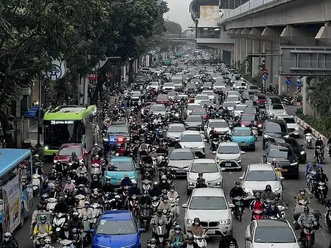 Hà Nội đặt mục tiêu trong năm 2026 chuyển đổi 64% taxi xăng dầu sang điện