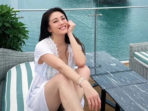 Nữ diễn viên 2 lần bị đại gia ruồng bỏ, hơn 10 lần xem mắt thất bại, giờ có cuộc sống khó tin