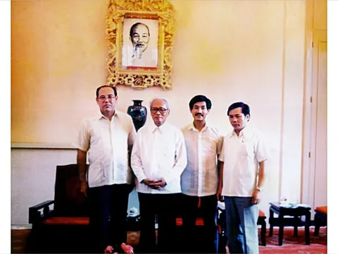 Cố Thủ tướng Phạm Văn Đồng và quyết định trao "sứ mệnh đặc biệt" cho một Việt kiều Mỹ hơn 40 năm trước