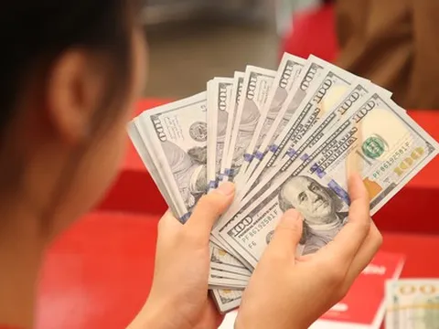 Giá USD tự do bất ngờ tăng lên gần 26.900 đồng