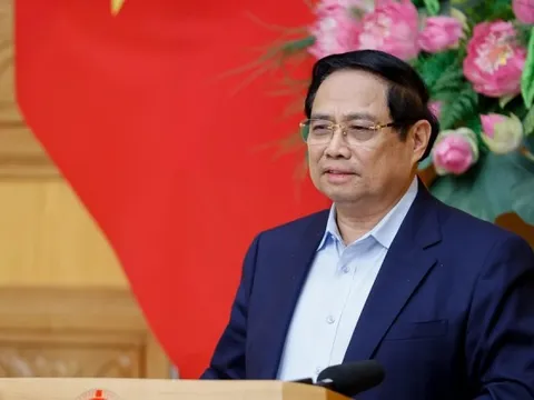 Thủ tướng: Không để thiếu xăng dầu, thiếu điện, phấn đấu tự chủ về năng lượng