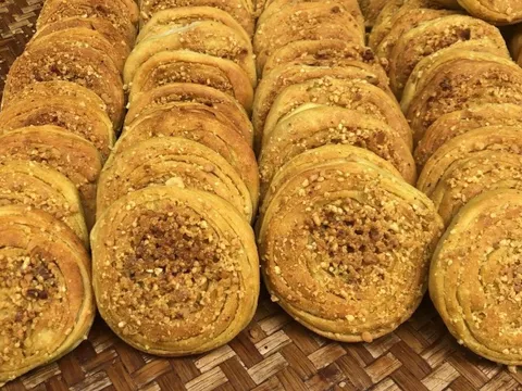 Khám phá 6 món ăn lề đường "đỉnh nóc" khiến dân bản địa mê mẩn ở Tứ Xuyên, món số 6 giống hệt bánh mì phá lấu Việt Nam!